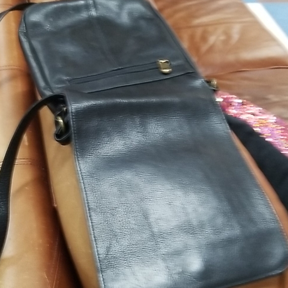 La Donna Leather Crossbody - Picture 3 of 6